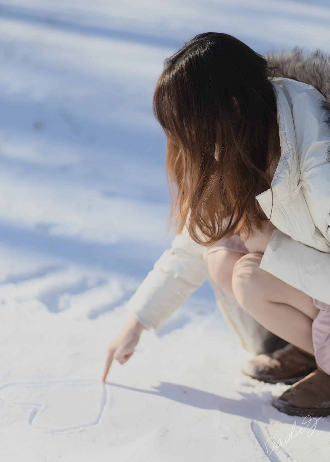 Drawing in the snow, up close